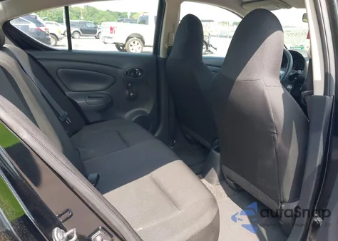 2016 Nissan Versa 1.6 S z USA, uszkodzony, nr VIN 3N1CN7AP0GL826205